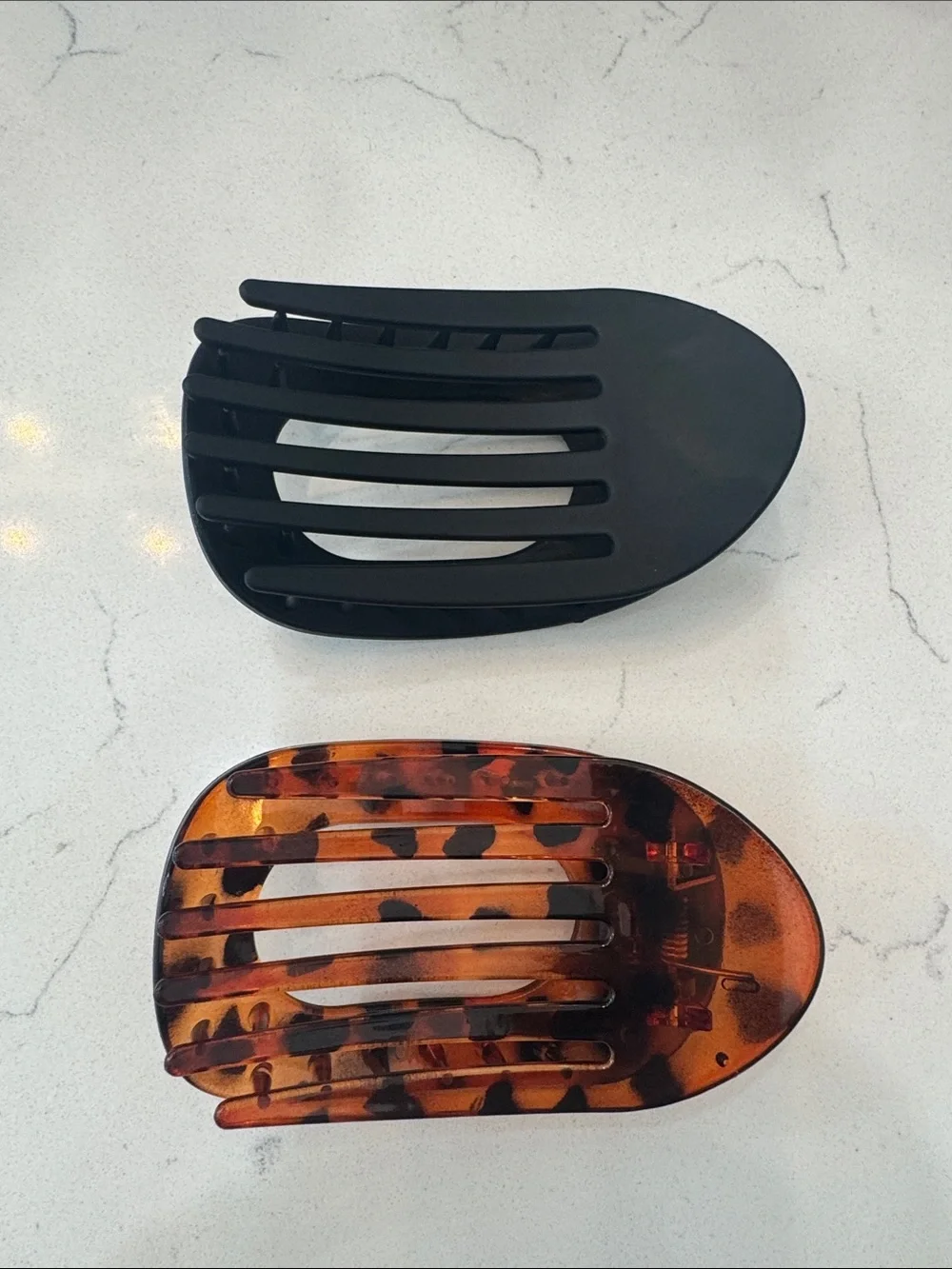 Set of 2 Large Oval Hair Claw Clips - Black & Tortoiseshell